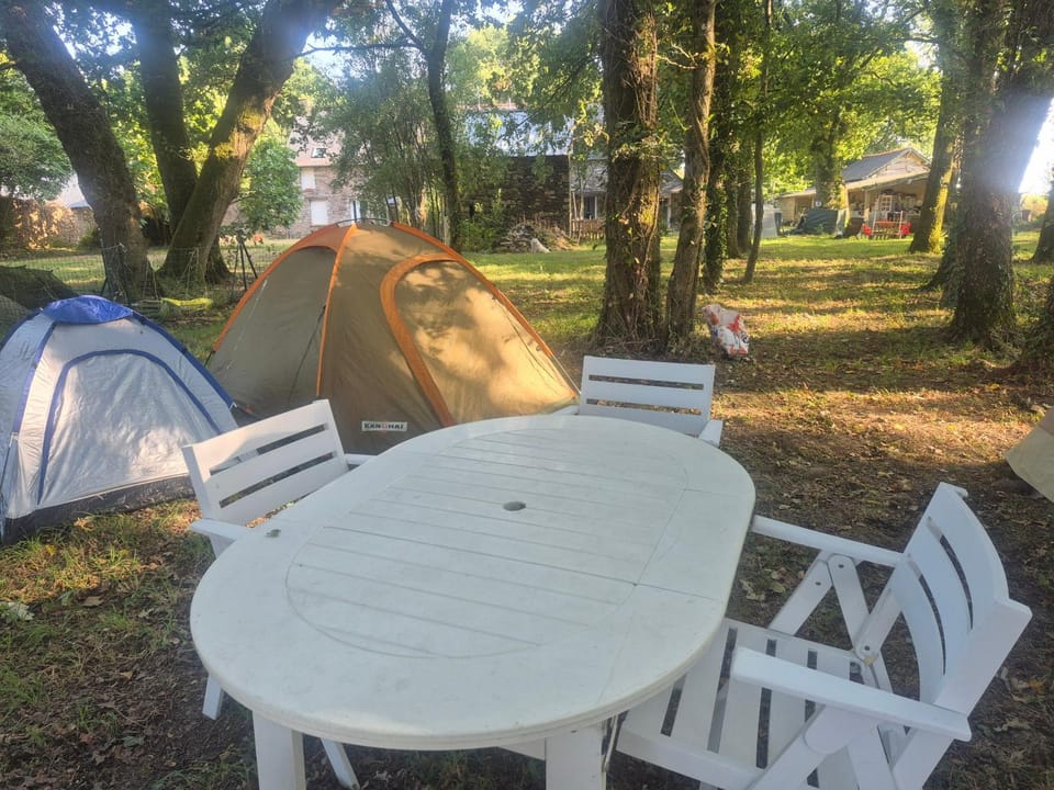Chez vallye, le ptit coin familial Campground/ 
RV Resort in Brittany