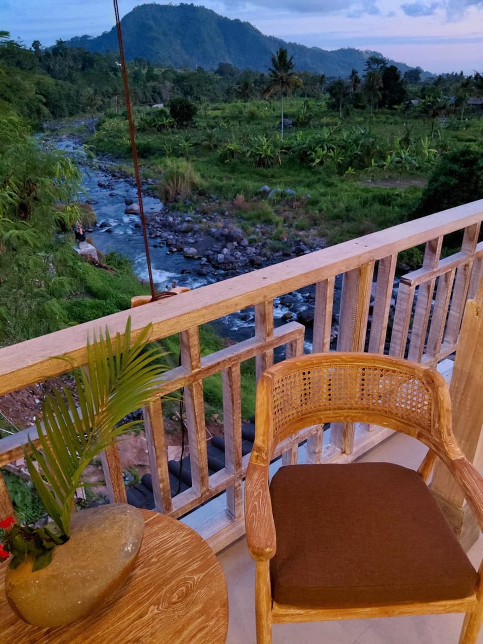 Natural landscape, View (from property/room), Balcony/Terrace, River view