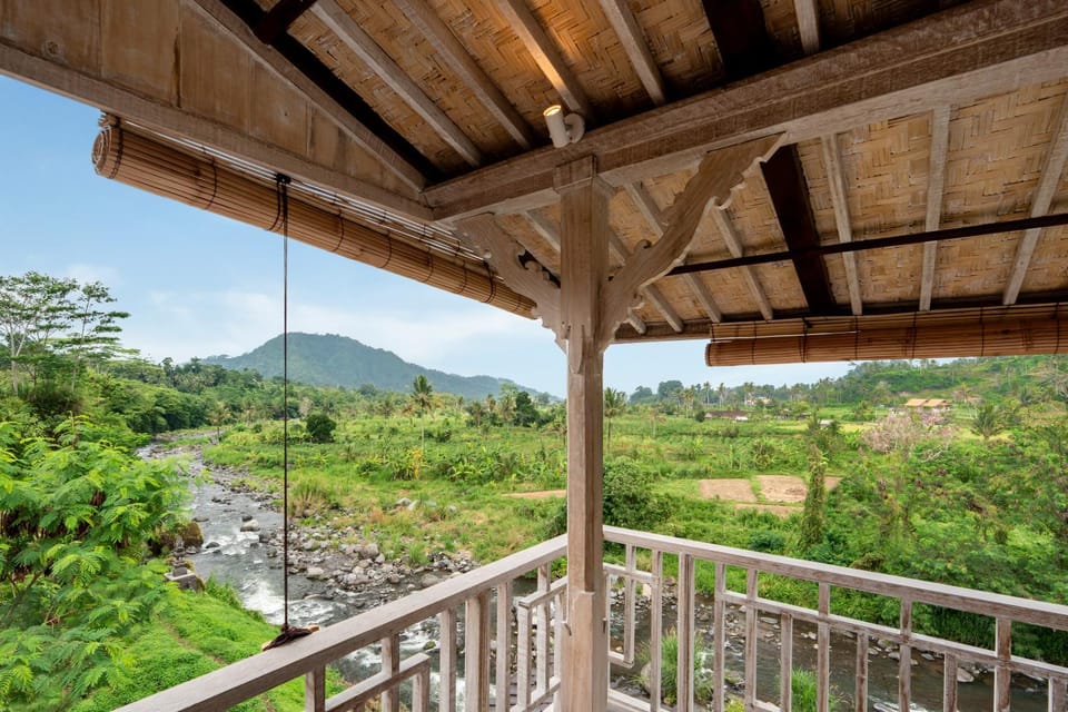 Natural landscape, Balcony/Terrace, River view