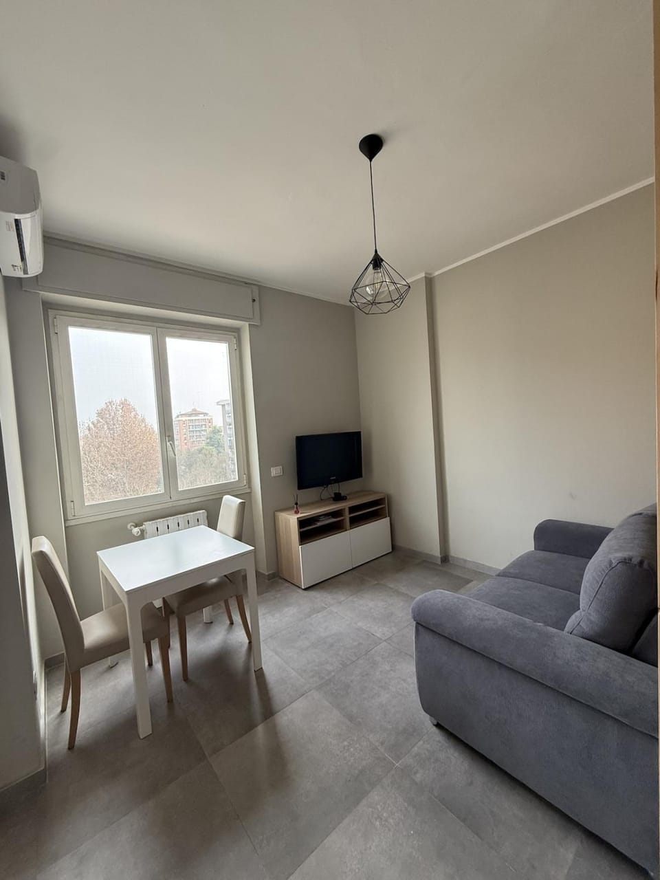 Oikami House, Via di Vittorio 104, Milan, Wi-Fi Apartment in San Donato Milanese