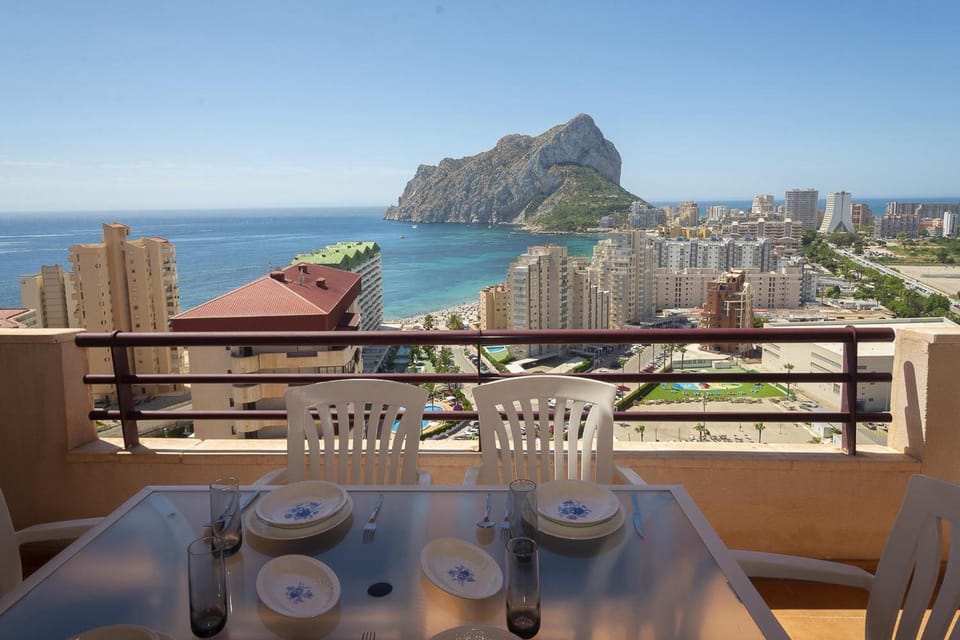 Natural landscape, View (from property/room), Balcony/Terrace, Dining area, City view, Sea view