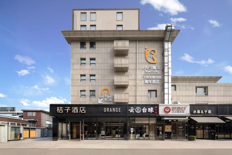 Property building, Day