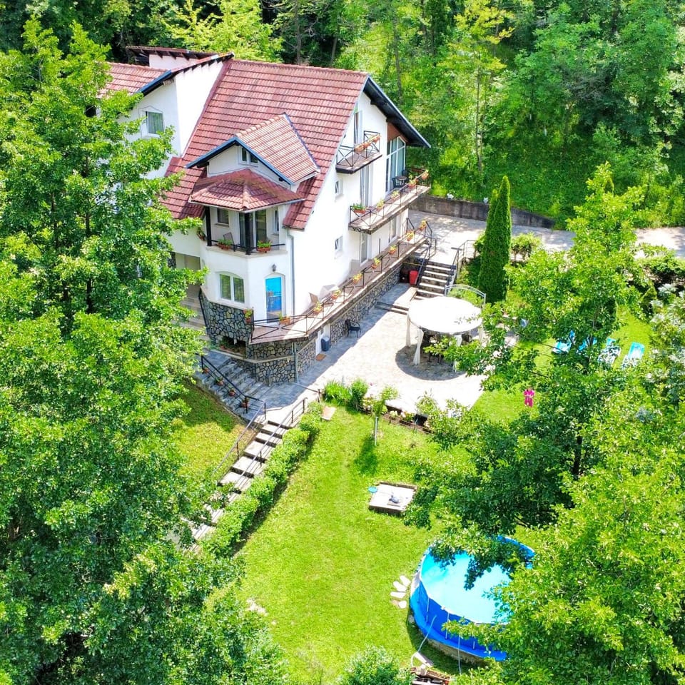 Property building, Natural landscape, Garden