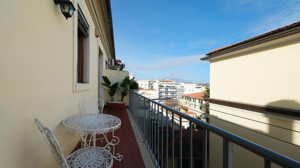 Duomo View Penthouse P&P Property Prestige Apartment in Florence