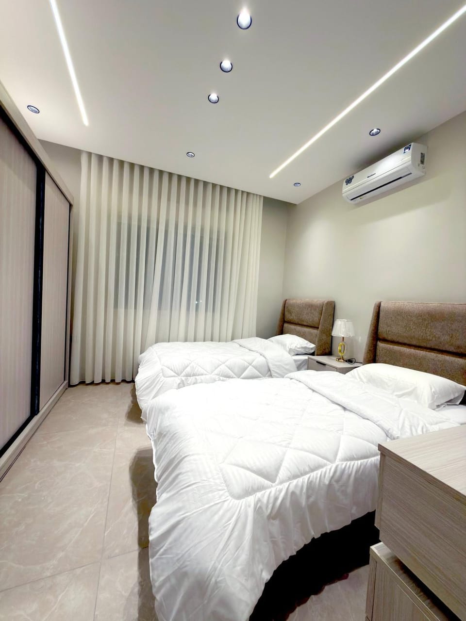 Bed, Bedroom, air conditioner