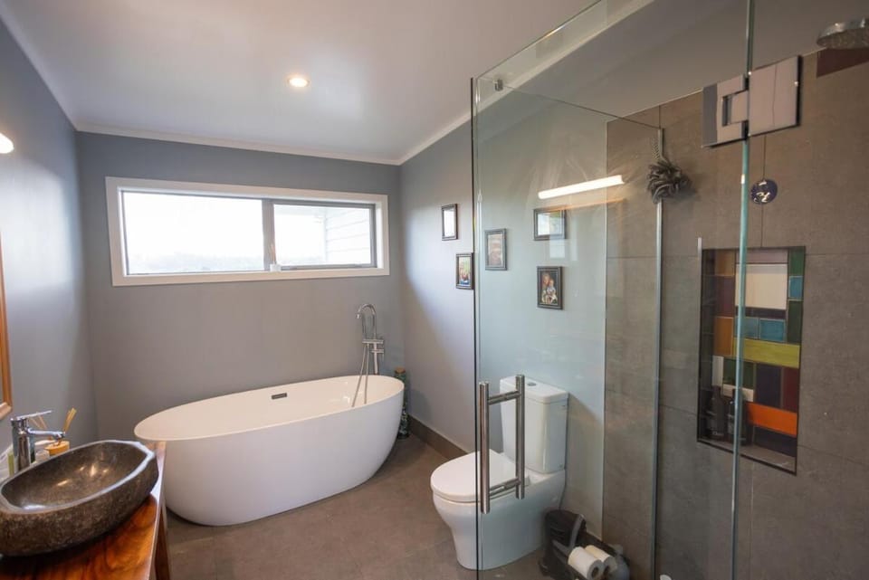 Shower, Toilet, Bathroom, Bath