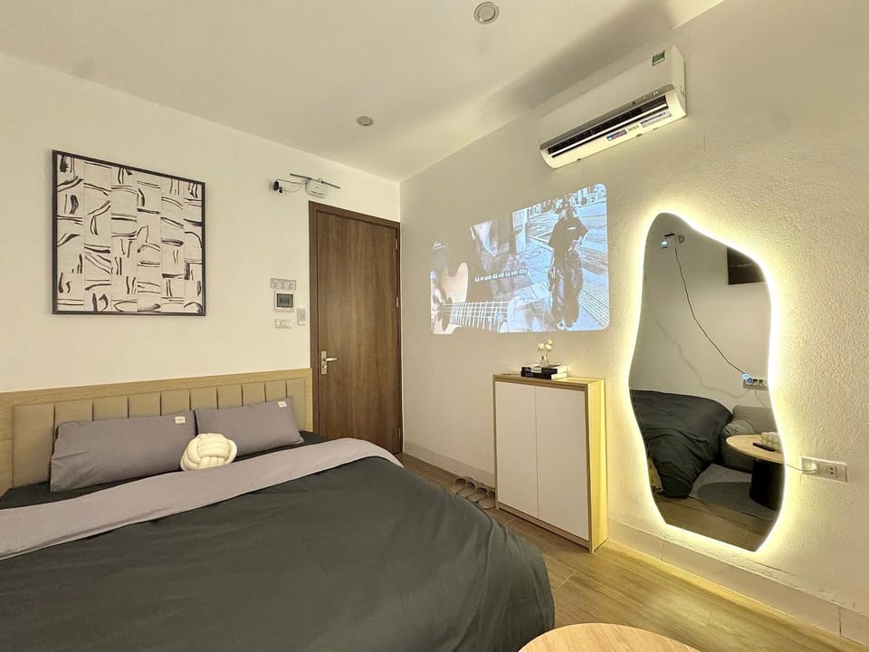 Bed, TV and multimedia, Photo of the whole room, Bedroom, air conditioner