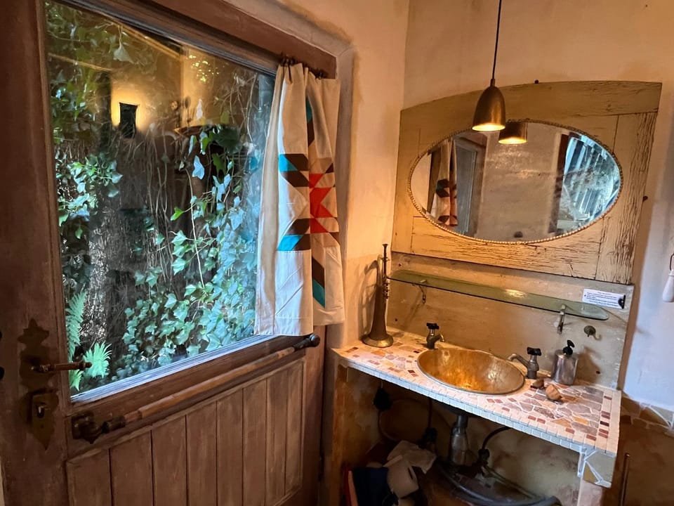 Historischer Zirkuswagen mit Outdoor-Küche und orientalischem Bad Campground/ 
RV Resort in Baden-Württemberg