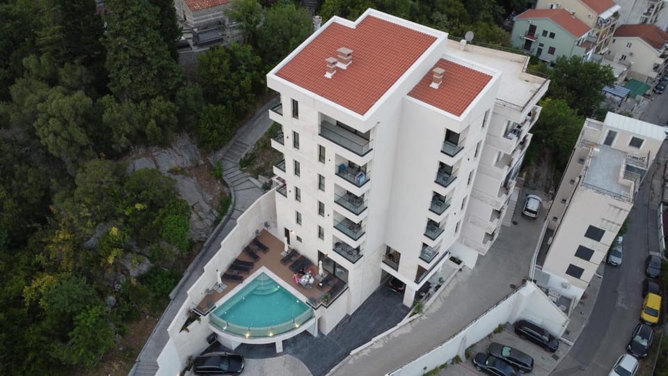 Property building, Location
