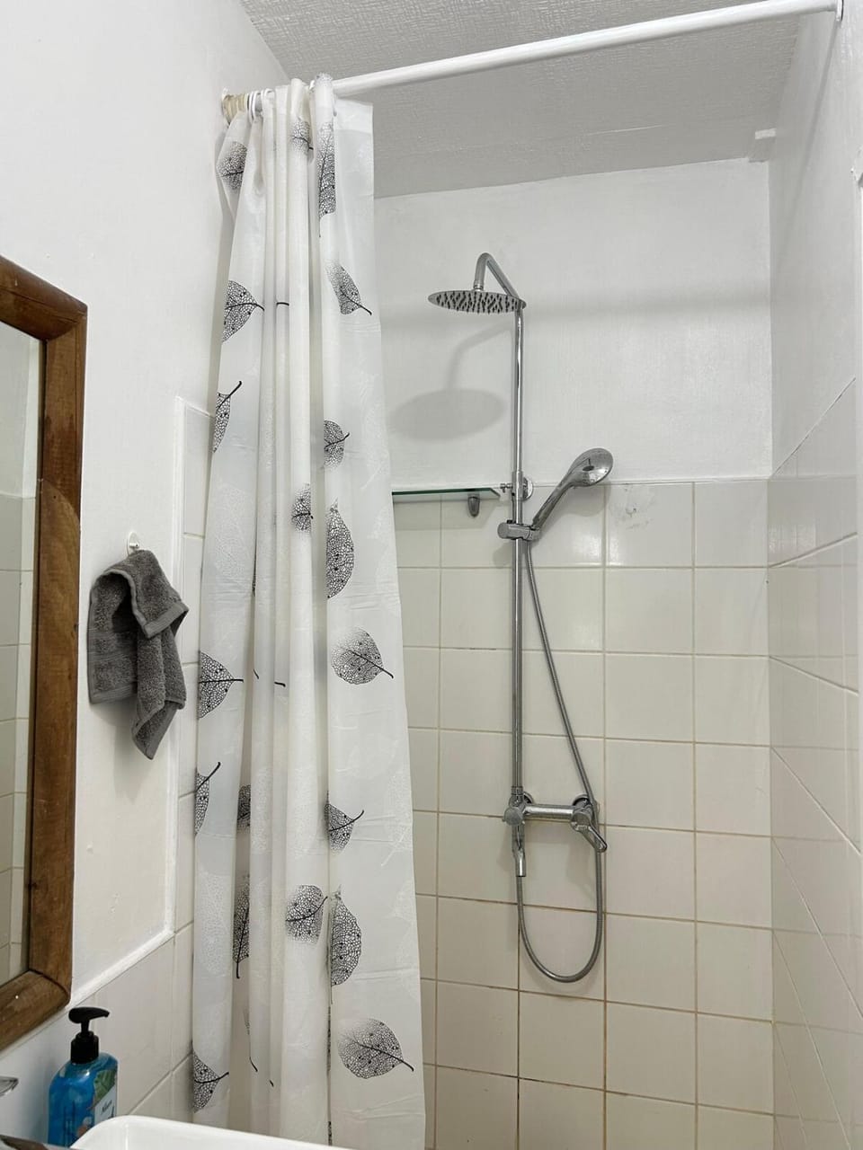 Shower, towels