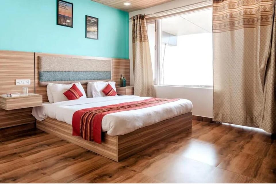 Mountain Escape 2 BHK flat 1km from Mall Road Apartment in Uttarakhand
