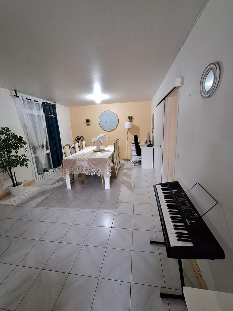 Living room, Seating area, Dining area