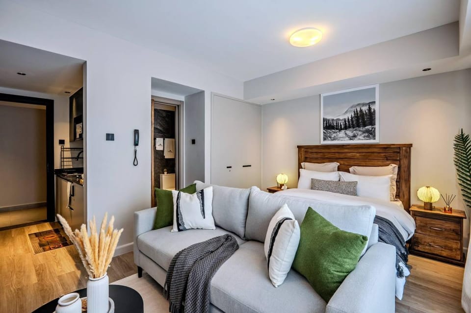 Skyline Studio Upperhill - Infinity Pool, Gym, WiFi Apartment in Nairobi County