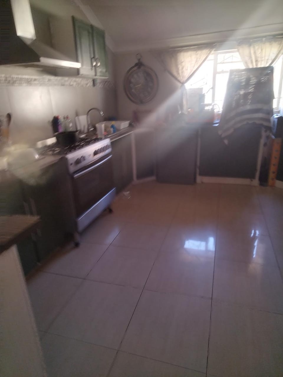 Kitchen or kitchenette, dishwasher, oven