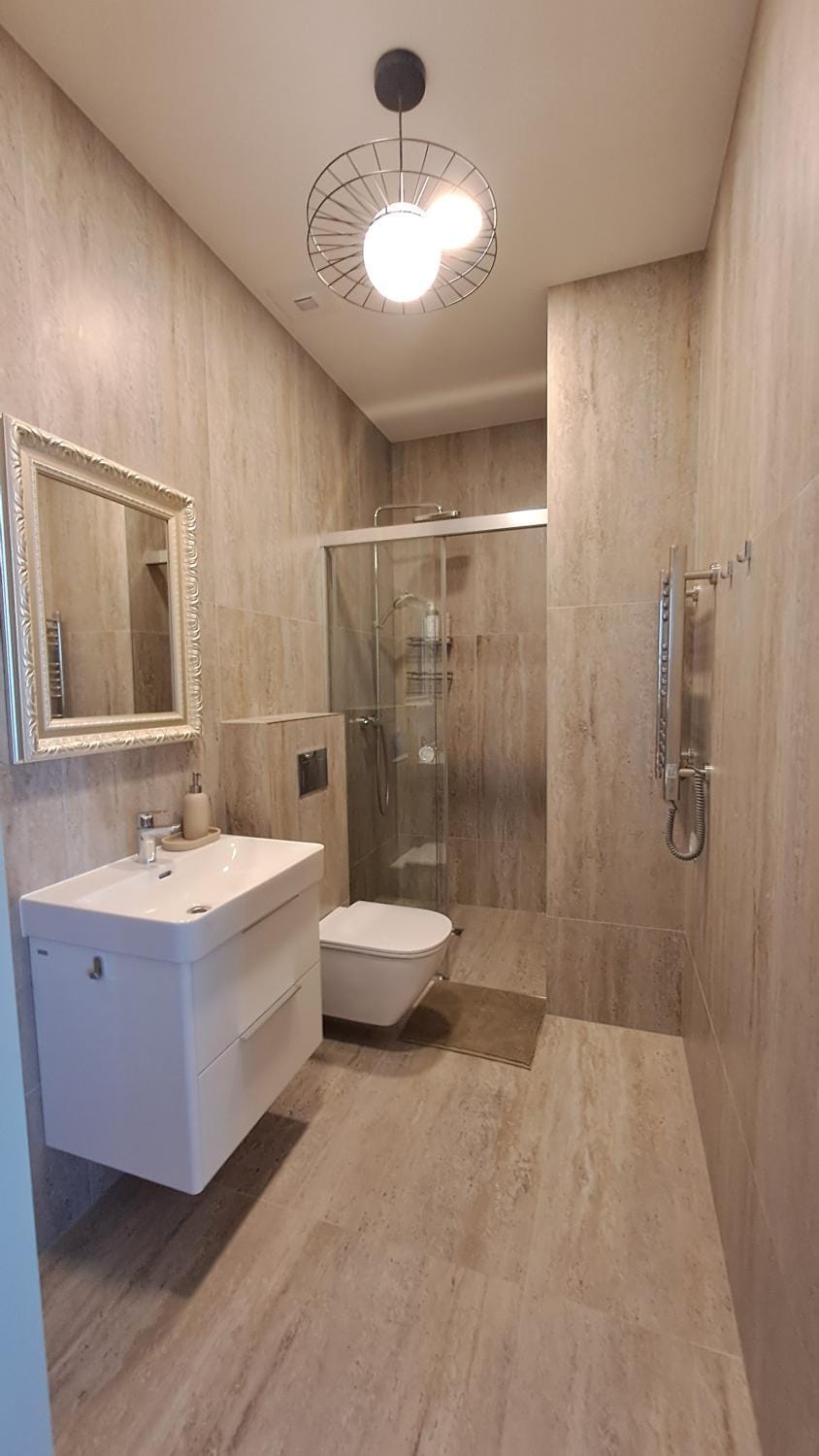 Shower, Toilet, Bathroom