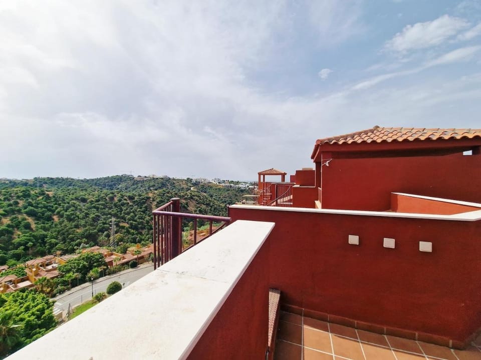 Reserva Rooftop Retreat 2BR Penthouse with Private Rooftop, 2 Pools, Parking & AC Apartment in Marbella