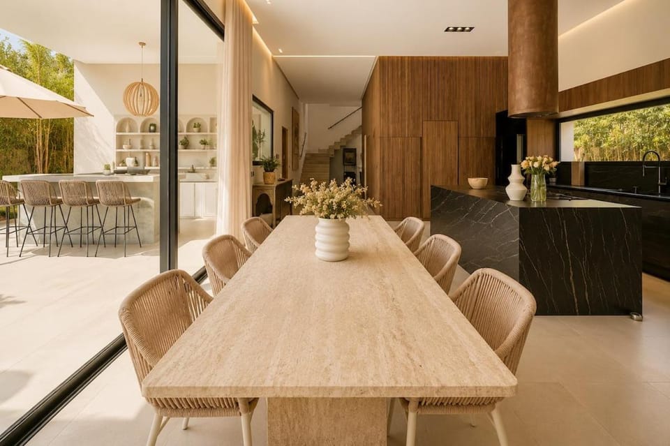 Living room, Dining area
