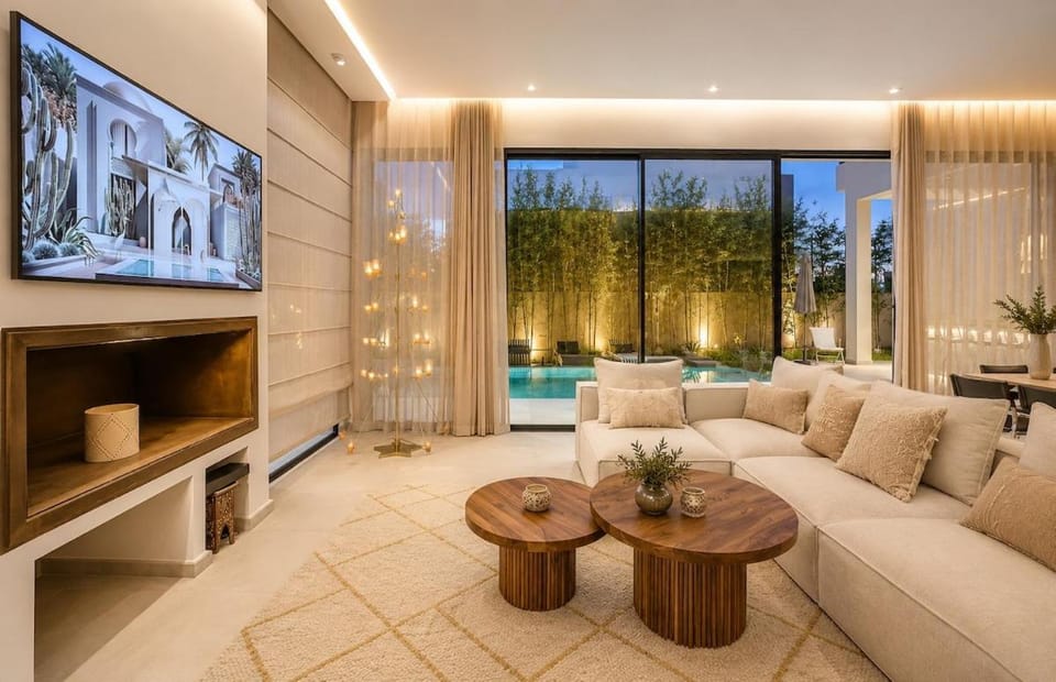 Communal lounge/ TV room, TV and multimedia, Seating area, Pool view, Swimming pool