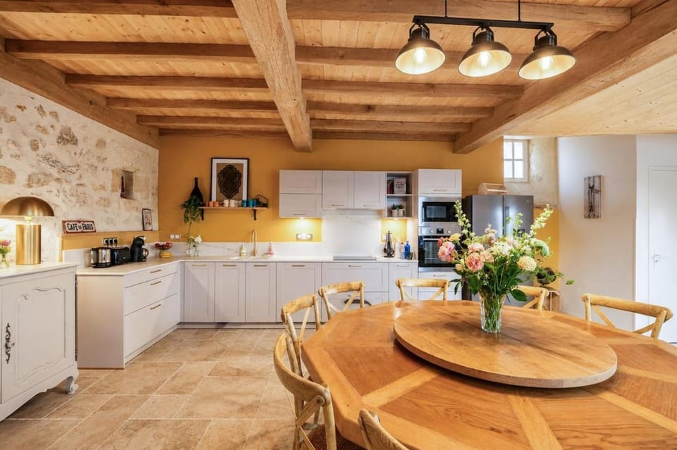 Kitchen or kitchenette, Dining area, dishwasher, oven, stove