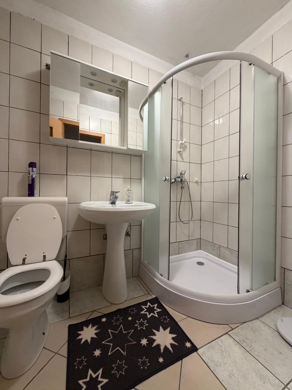 Shower, Toilet, Bathroom