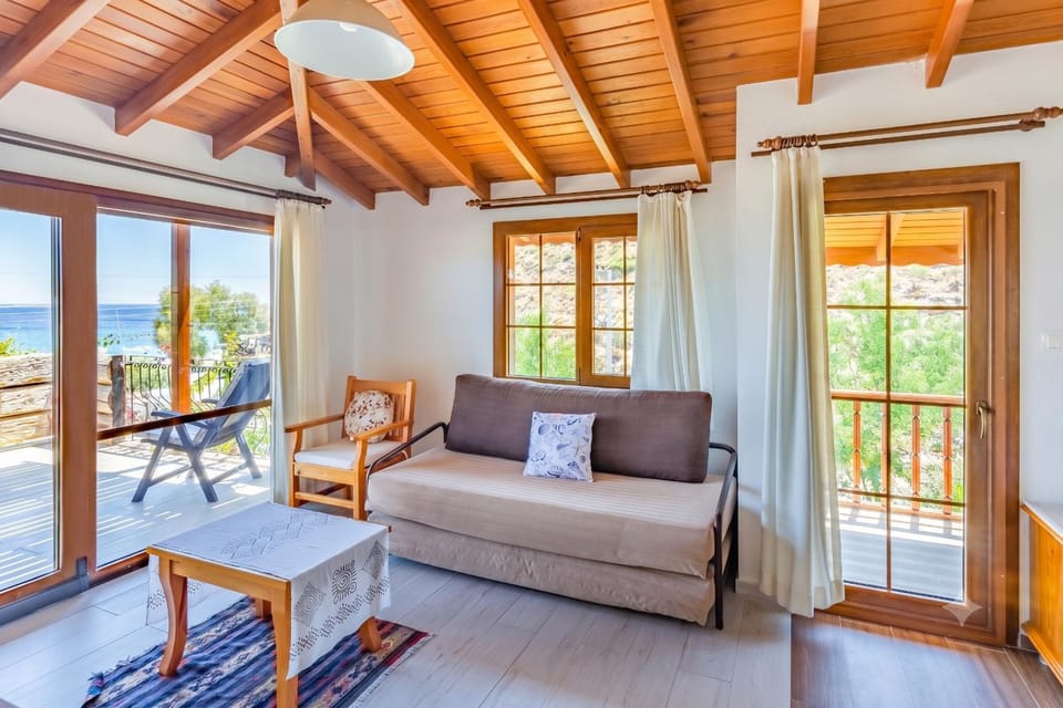 Patio, Day, Natural landscape, View (from property/room), Balcony/Terrace, Living room, Seating area, Dining area