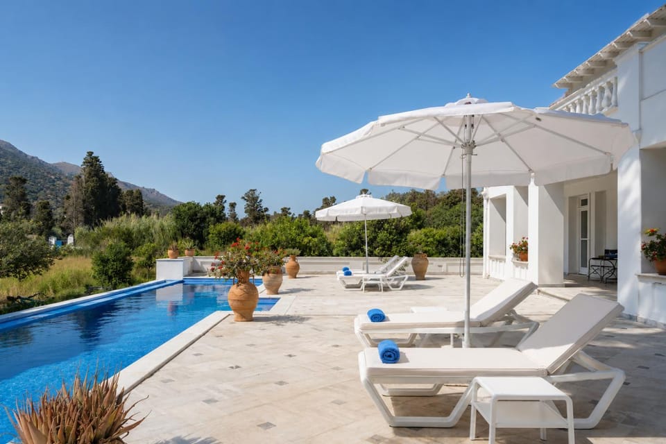 Property building, Patio, Garden, Seating area, Garden view, Mountain view, Pool view, Swimming pool, sunbed