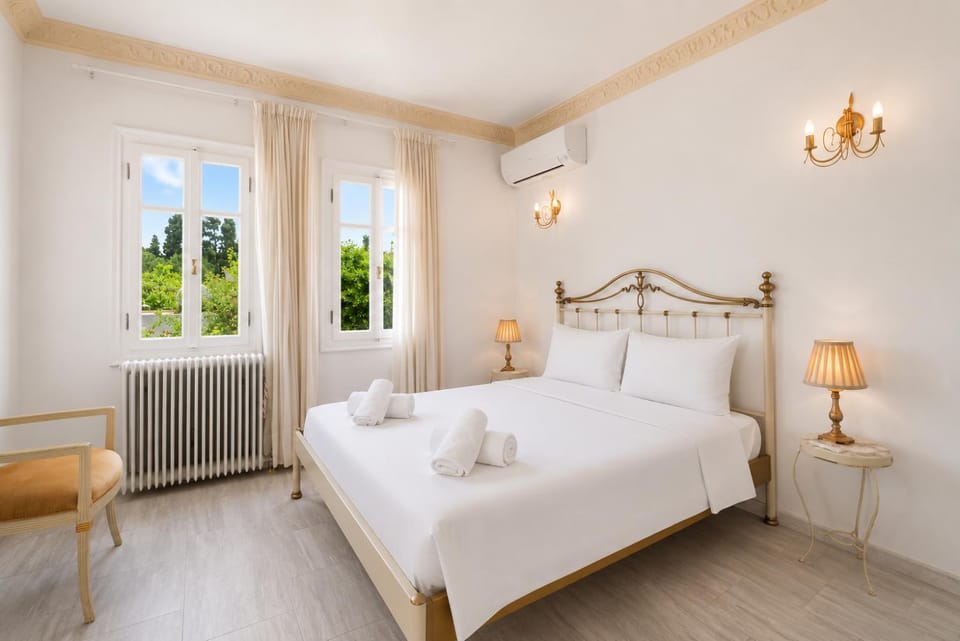 Bed, Bedroom, internet, air conditioner