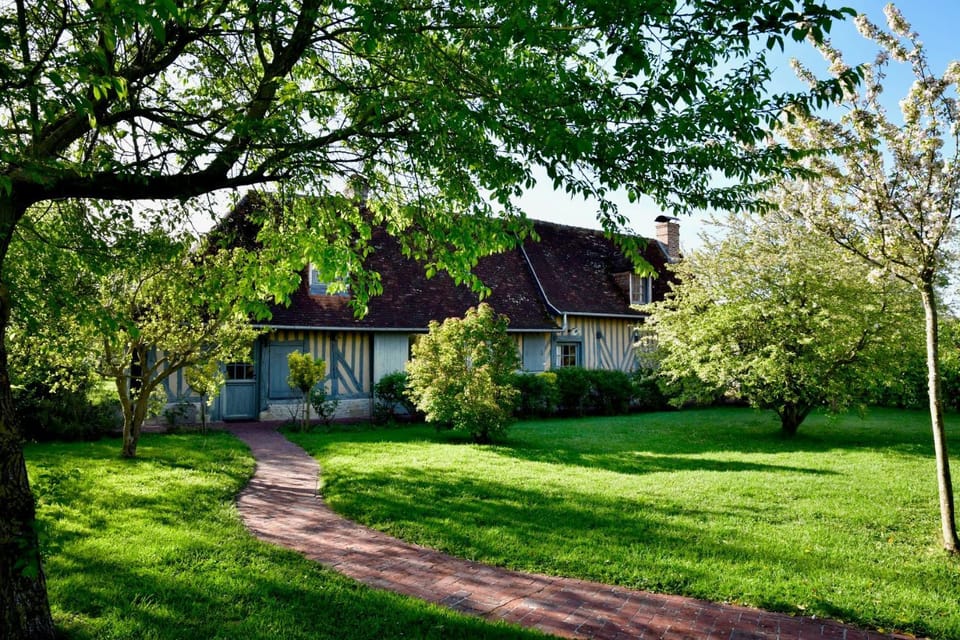 Property building, Natural landscape, Garden, Garden view