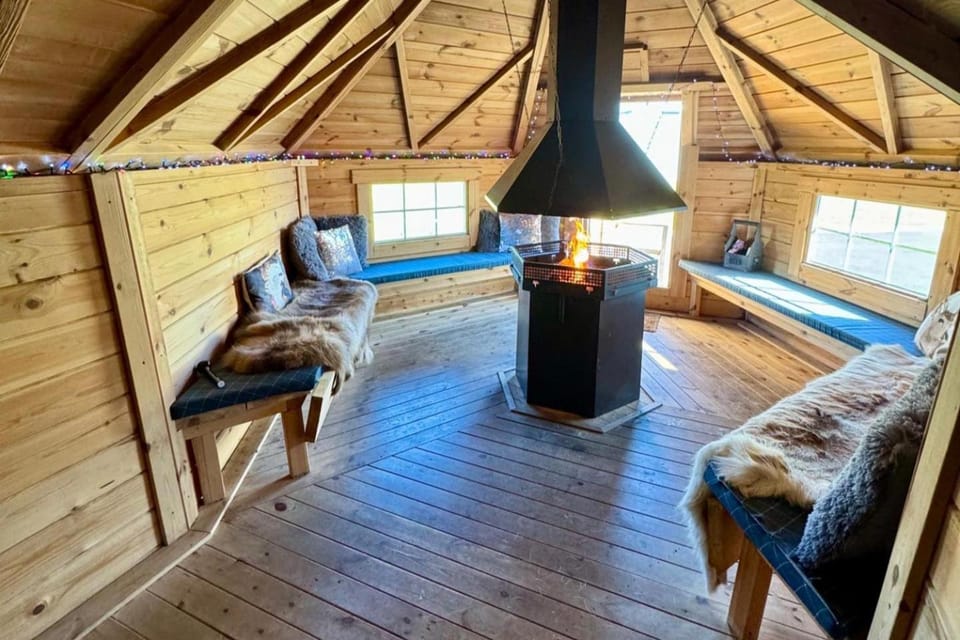 LittleLakeLodge 2 Cabin with Hot Tub and Parking Cabin in Northern Ireland