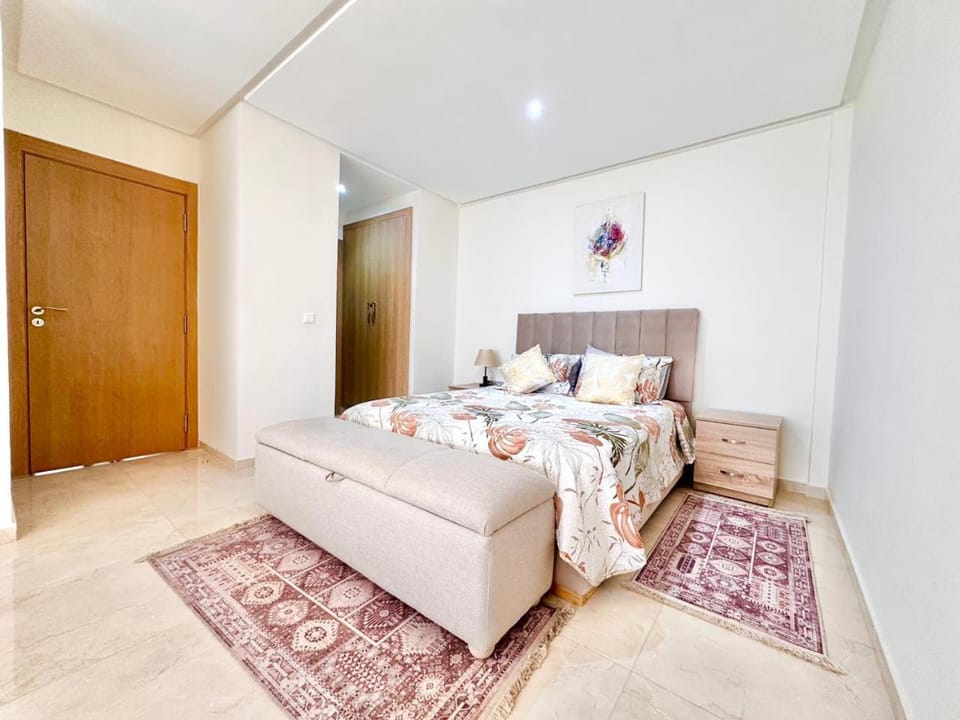 Bed, Bedroom, towels, wardrobe