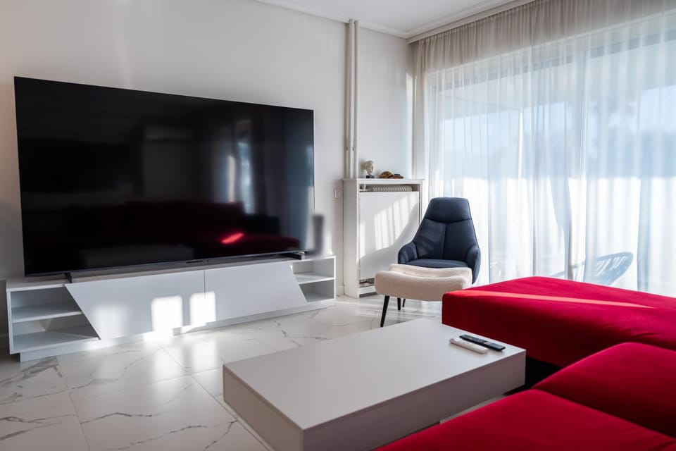 Communal lounge/ TV room, TV and multimedia, Living room