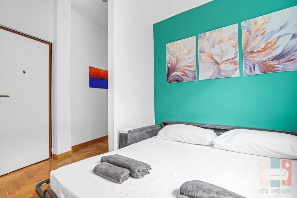 PA102-Modern Apartment with Air Conditioning Apartment in Milan