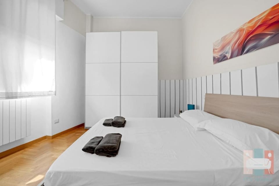 PA102-Modern Apartment with Air Conditioning Apartment in Milan