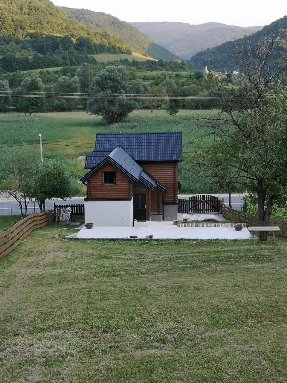 Property building, Natural landscape, Mountain view