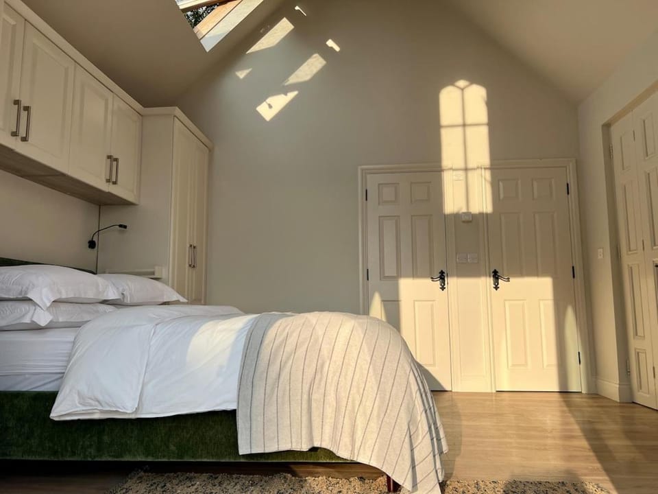 Bedroom, wardrobe