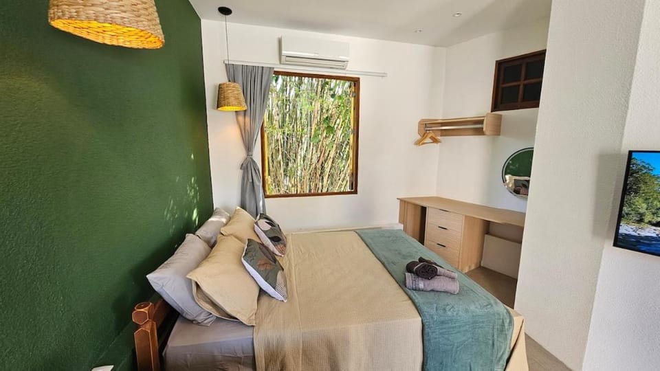 Bed, TV and multimedia, Living room, Photo of the whole room, locker, air conditioner