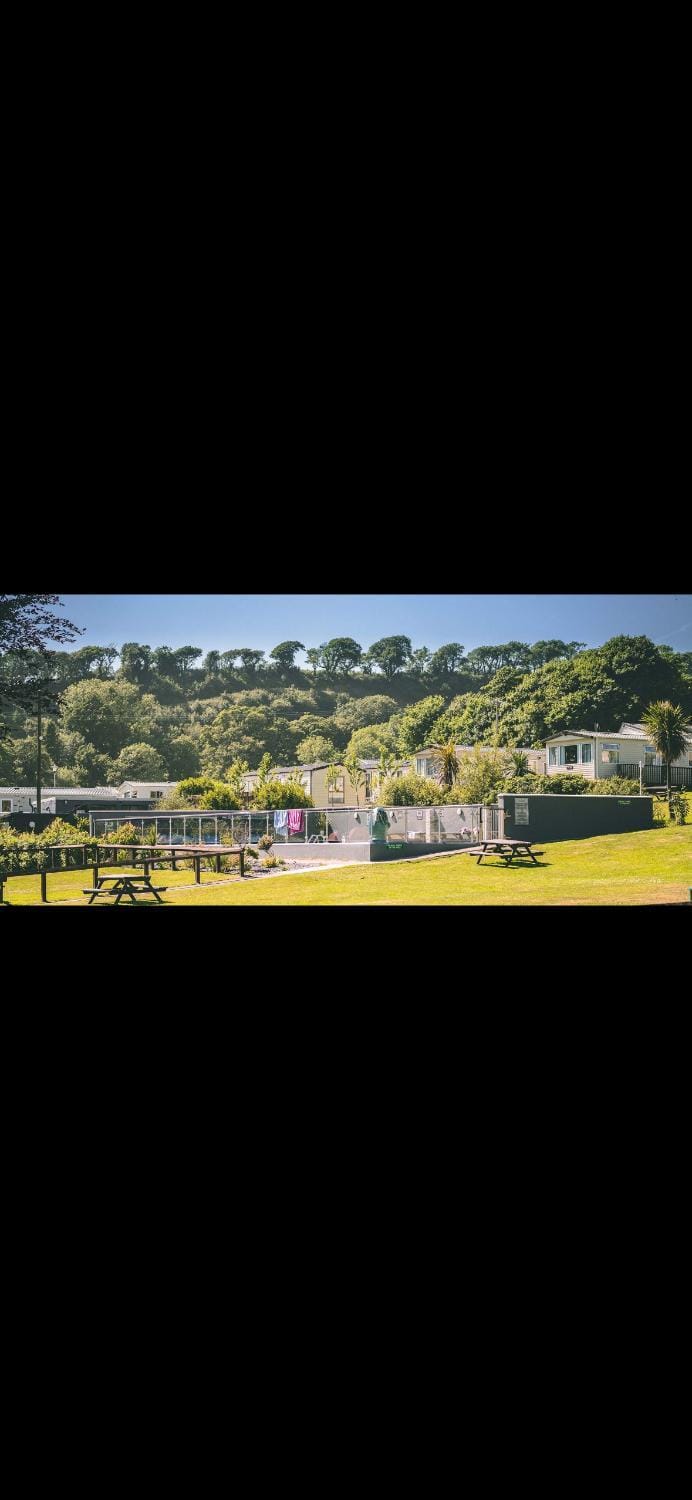 Seren y Môr Campground/ 
RV Resort in Amroth