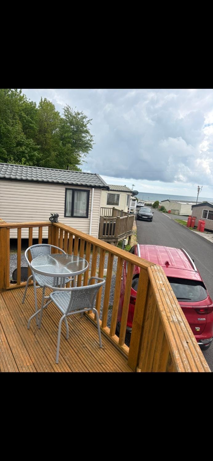 Seren y Môr Campground/ 
RV Resort in Amroth