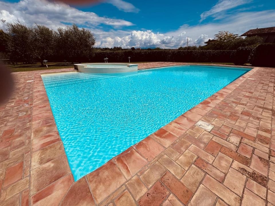 Sunshine & Friends Residence - Lake Garda Apartment in Manerba del Garda