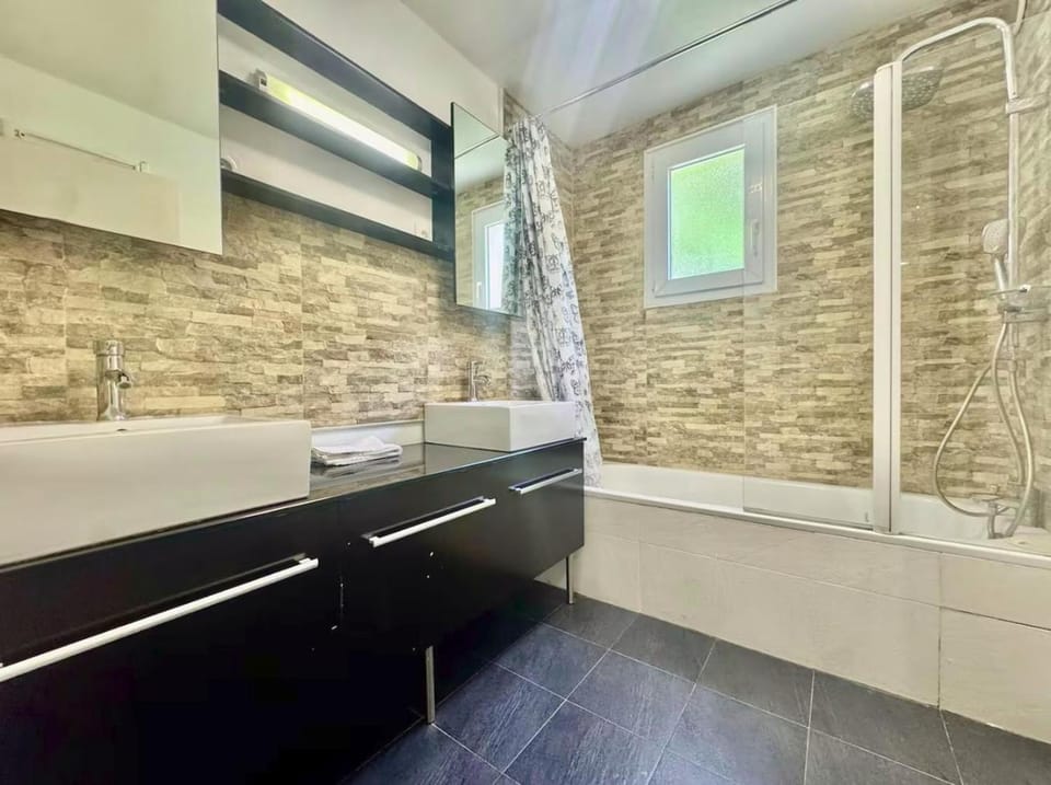 Shower, Bathroom, Bath