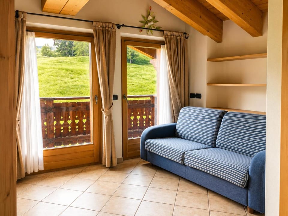 View (from property/room), Balcony/Terrace, Living room, Seating area