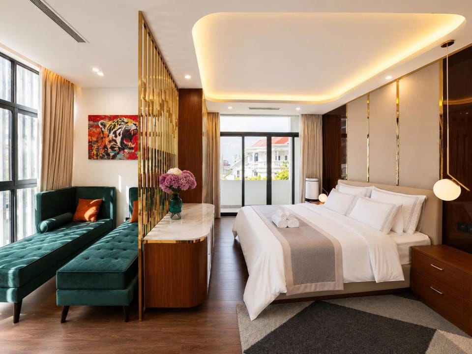 Photo of the whole room, Bedroom