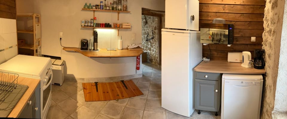 Kitchen or kitchenette, oven, stove