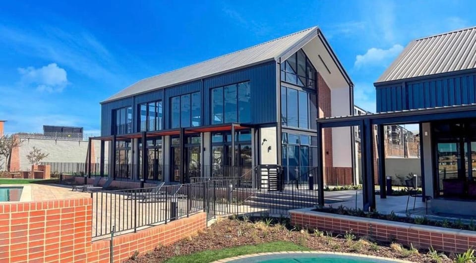 Ndlovu Lifestyle Apartments Bed and Breakfast in Gauteng