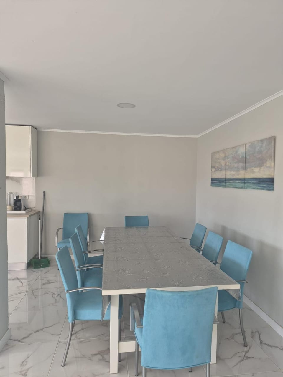 Seating area, Dining area