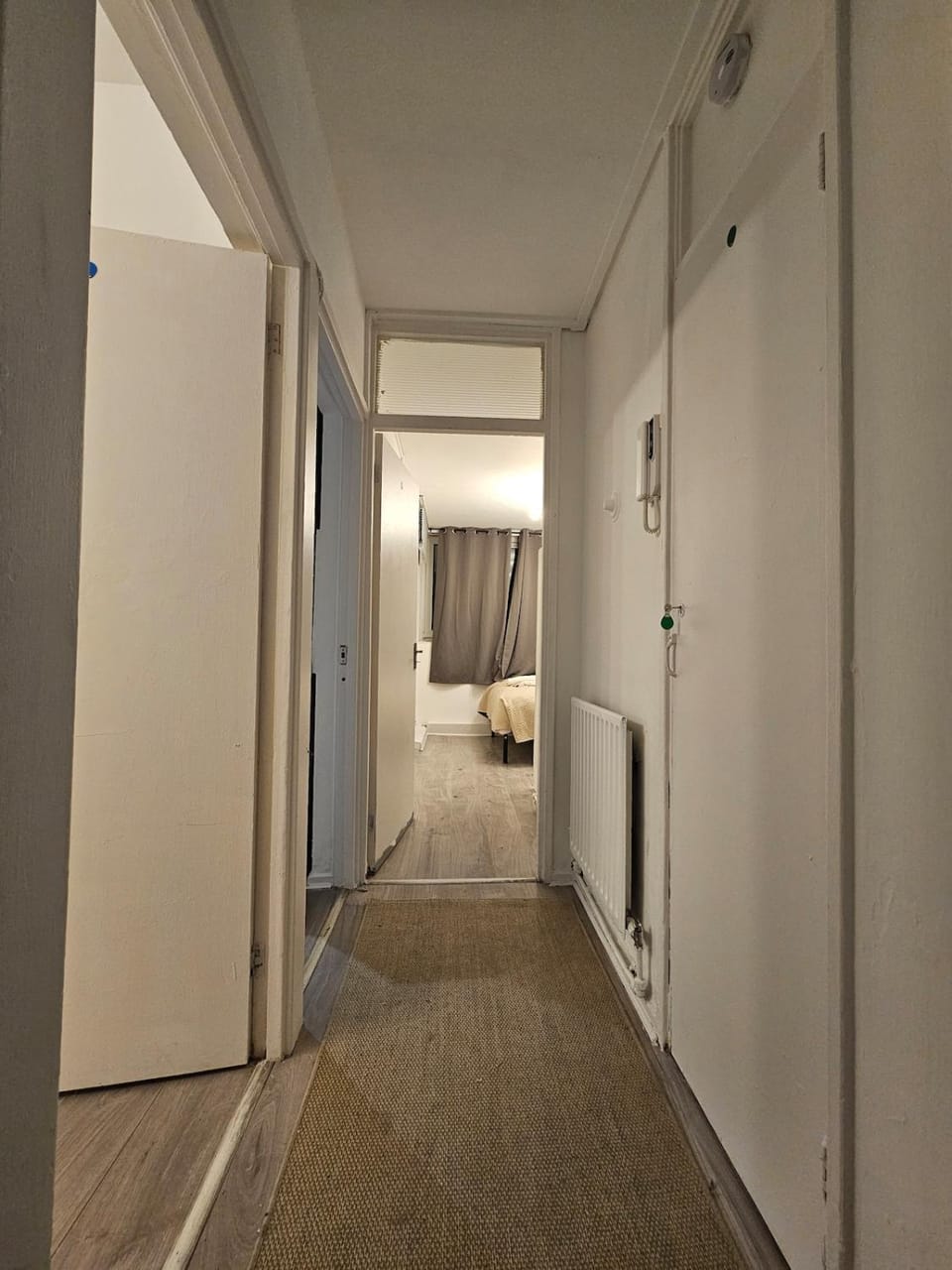 Communal lounge/ TV room, internet, wardrobe