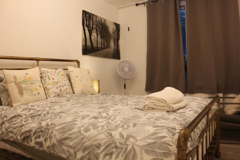 Bed, Bedroom, wardrobe