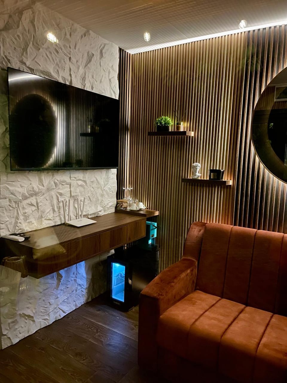 TV and multimedia, Seating area