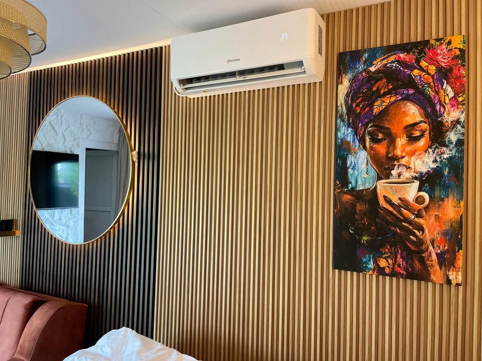Bed, Photo of the whole room, Bedroom, air conditioner