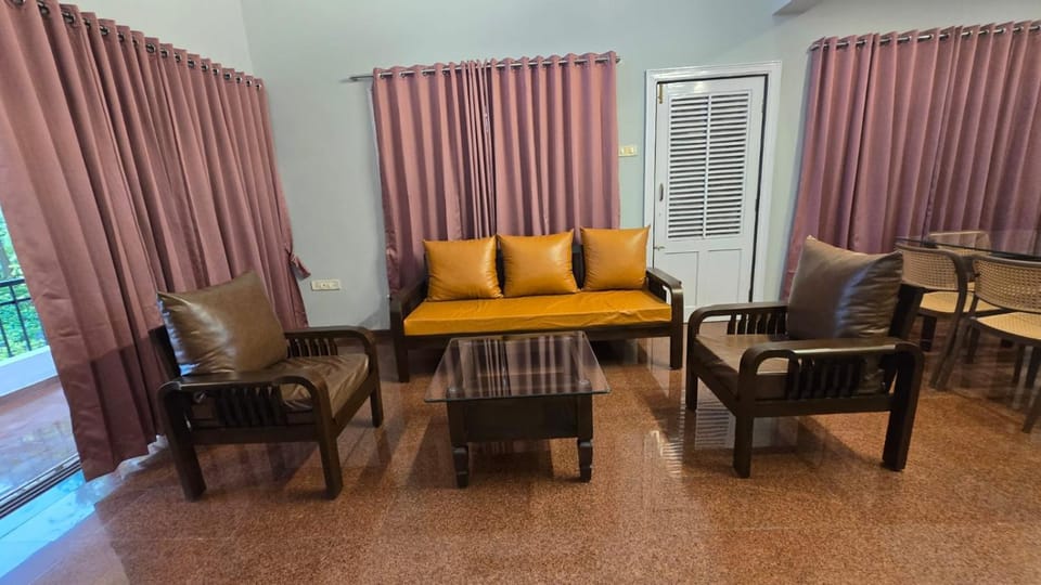 BAASTIAN VILLA - Mountain View l Spacious Pool Area l BBQ l Prime Location Villa in Lonavla
